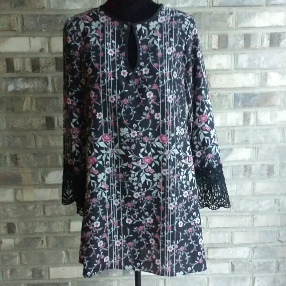 New BCBGeneration floral tunic blouse